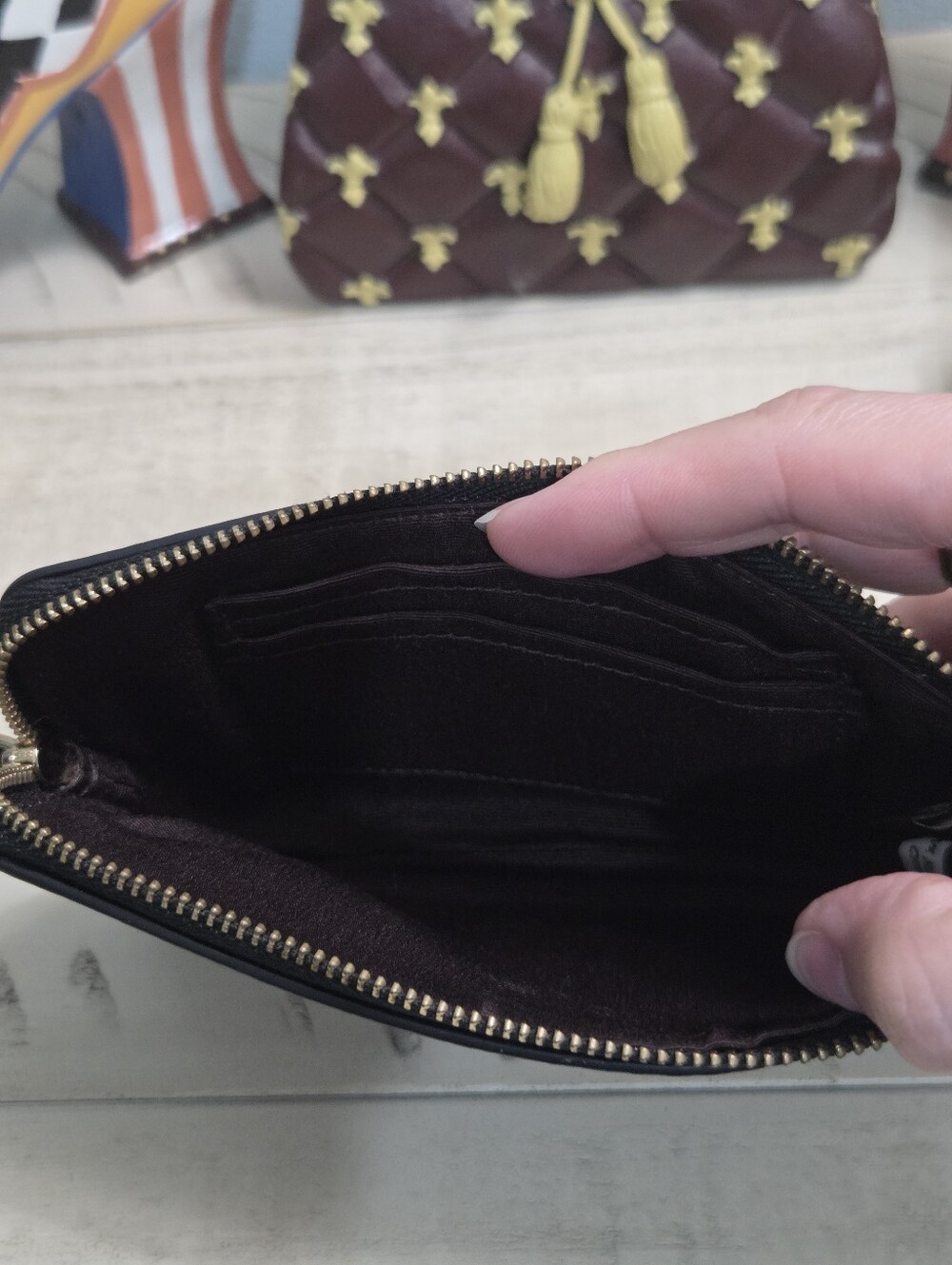 Coach Corner Zip Wristlet with Holiday Penguin Print – NWOT - Picture 11 of 13